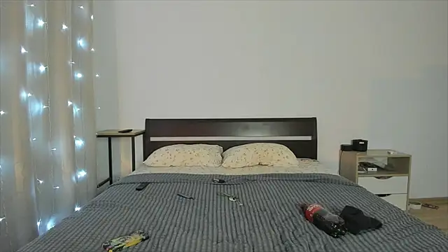 Xloe Queen online show from 8, 11, 2025