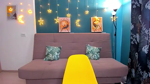 Xloe Queen online show from 5, 3, 2025