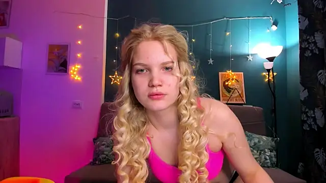 Xloe Queen online show from 5, 3, 2025