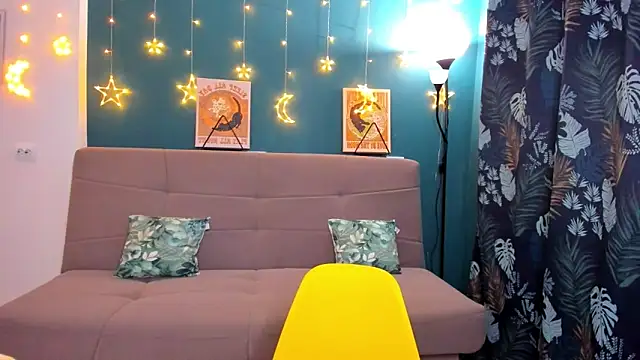 Xloe Queen online show from 2, 3, 2025