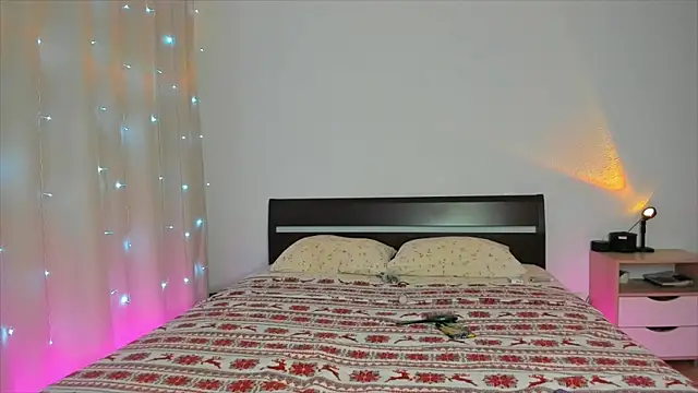 Xloe Queen online show from 19, 12, 2025