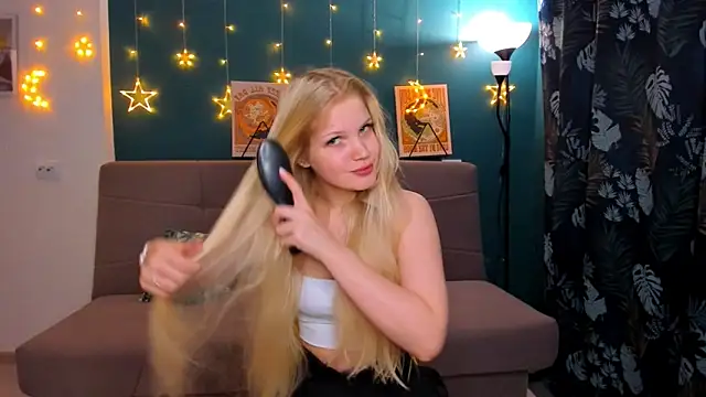 Xloe Queen online show from 28, 1, 2025