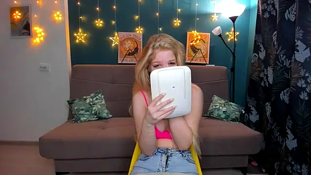 Xloe Queen online show from 13, 1, 2025