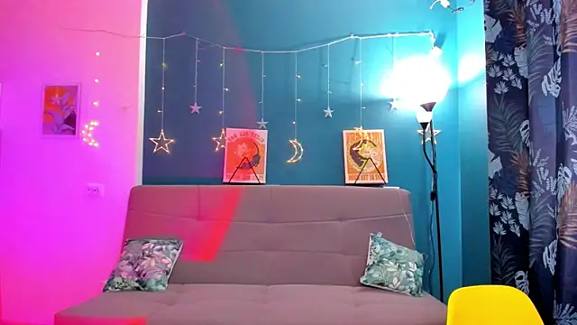 Xloe Queen online show from 15, 2, 2025