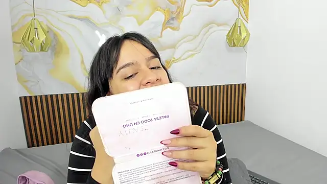 MelissaGilll online show from 12, 11, 2025