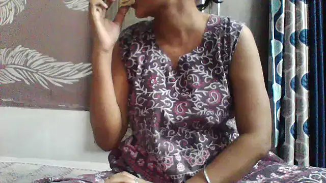 Snapshot of shalini_fire chatting on 8, 7, 2026 shalini fire online show from 8, 7, 2026