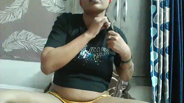 Snapshot of shalini_fire chatting on 11, 5, 2026 shalini fire online show from 11, 5, 2026