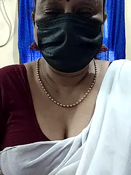 Snapshot of rekha_naier chatting on 5, 10, 2025 rekha naier online show from 5, 10, 2025