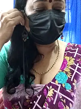 Snapshot of rekha_naier chatting on 24, 11, 2025 rekha naier online show from 24, 11, 2025