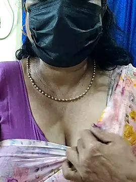 Snapshot of rekha_naier chatting on 12, 10, 2025 rekha naier online show from 12, 10, 2025