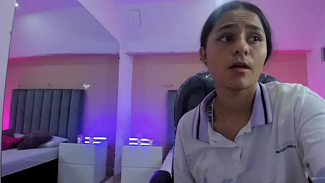 Giselle Roldan online show from 19, 2, 2026