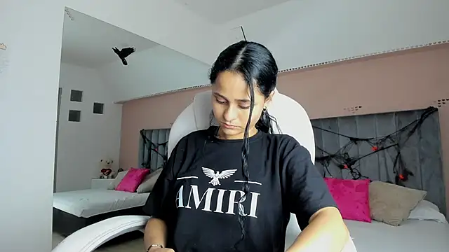 Snapshot of Giselle_Roldan chatting on 11, 10, 2025 Giselle Roldan online show from 11, 10, 2025