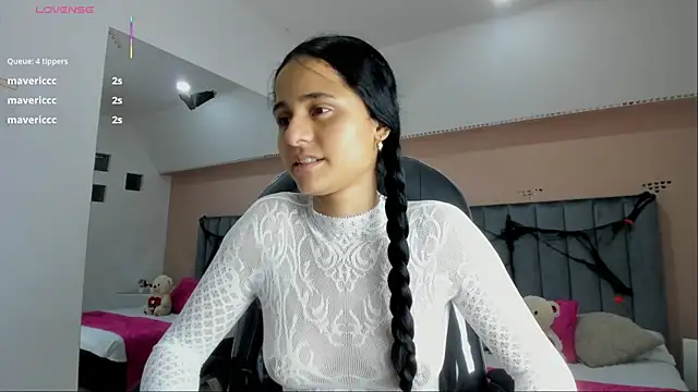 Snapshot of Giselle_Roldan chatting on 25, 10, 2025 Giselle Roldan online show from 25, 10, 2025