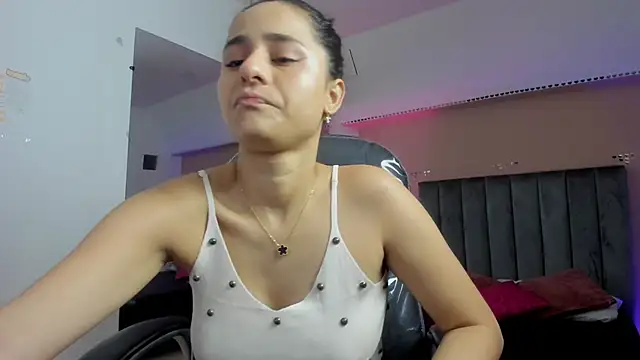 Giselle Roldan online show from 7, 3, 2026