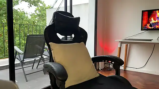 Den BlueXx online show from 2, 3, 2025