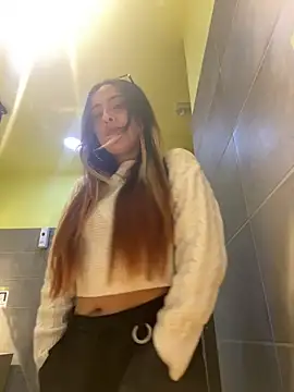 Snapshot of SarahXRusso chatting on 6, 11, 2025 SarahXRusso online show from 6, 11, 2025