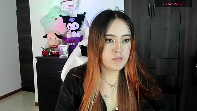 Snapshot of SarahXRusso chatting on 3, 3, 2025 SarahXRusso online show from 3, 3, 2025