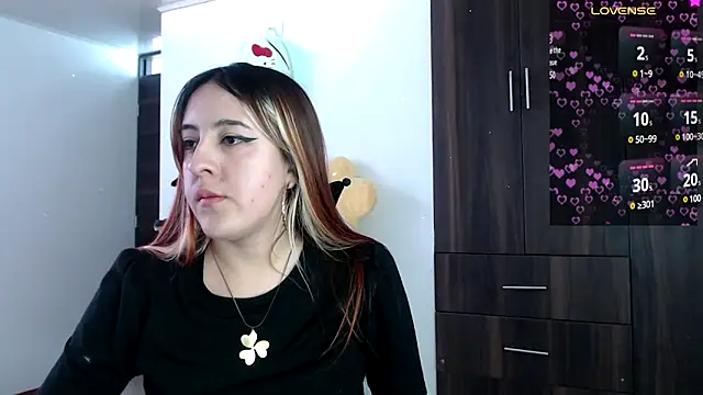 Snapshot of SarahXRusso chatting on 18, 12, 2024 SarahXRusso online show from 18, 12, 2024