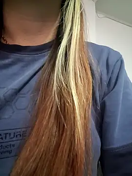 Snapshot of SarahXRusso chatting on 5, 2, 2025 SarahXRusso online show from 5, 2, 2025