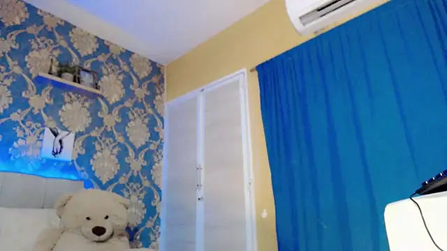 nicoledollts online show from 24, 2, 2026