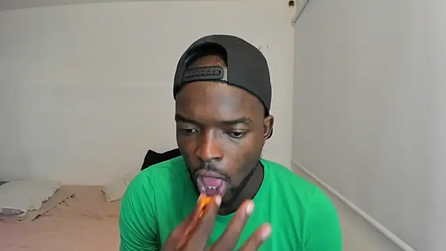 Snapshot of Dylan_Taylor chatting on 28, 2, 2025 Dylan Taylor online show from 28, 2, 2025