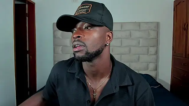 Snapshot of Dylan_Taylor chatting on 24, 11, 2025 Dylan Taylor online show from 24, 11, 2025