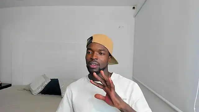 Snapshot of Dylan_Taylor chatting on 8, 3, 2025 Dylan Taylor online show from 8, 3, 2025