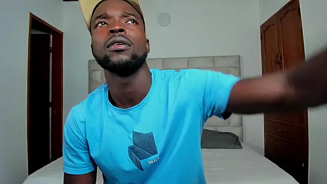 Snapshot of Dylan_Taylor chatting on 16, 11, 2025 Dylan Taylor online show from 16, 11, 2025