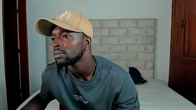 Snapshot of Dylan_Taylor chatting on 22, 11, 2025 Dylan Taylor online show from 22, 11, 2025