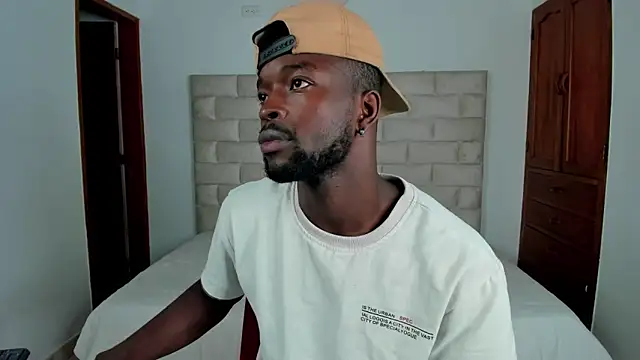 Snapshot of Dylan_Taylor chatting on 12, 11, 2025 Dylan Taylor online show from 12, 11, 2025