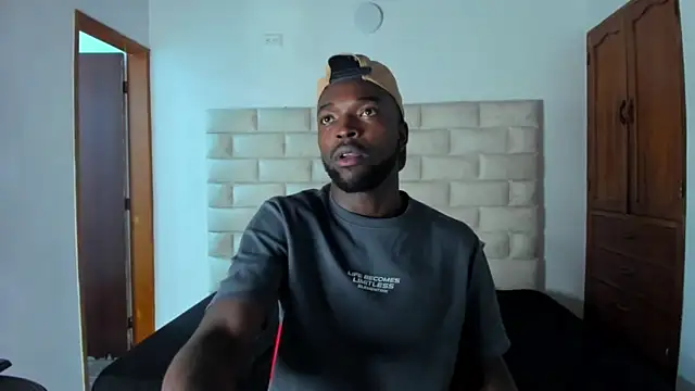 Snapshot of Dylan_Taylor chatting on 6, 11, 2025 Dylan Taylor online show from 6, 11, 2025