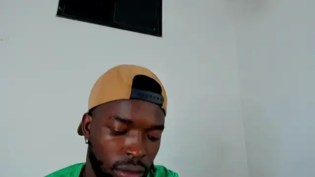 Snapshot of Dylan_Taylor chatting on 22, 10, 2025 Dylan Taylor online show from 22, 10, 2025