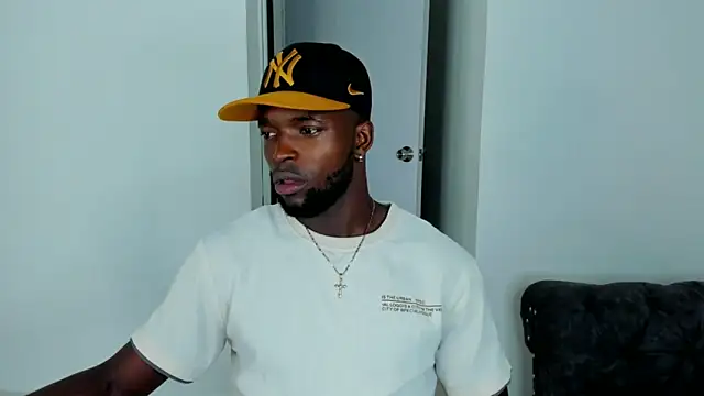 Snapshot of Dylan_Taylor chatting on 1, 10, 2025 Dylan Taylor online show from 1, 10, 2025