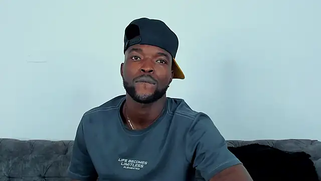 Snapshot of Dylan_Taylor chatting on 26, 10, 2025 Dylan Taylor online show from 26, 10, 2025