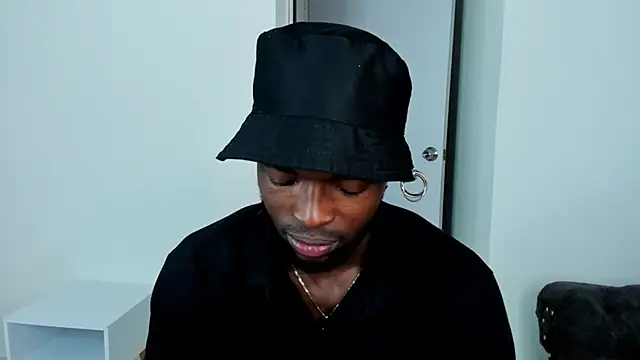 Snapshot of Dylan_Taylor chatting on 5, 10, 2025 Dylan Taylor online show from 5, 10, 2025