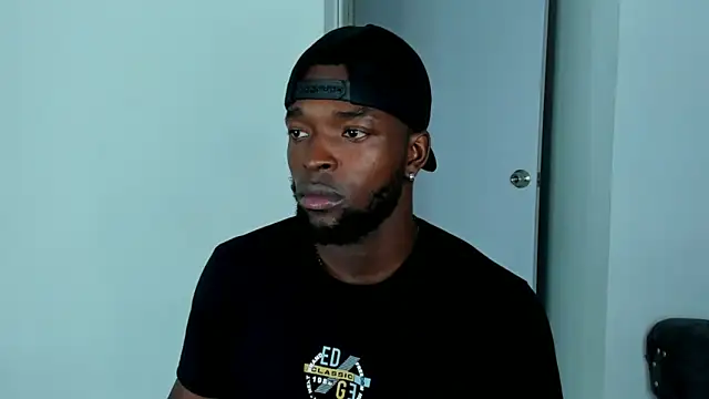 Snapshot of Dylan_Taylor chatting on 26, 9, 2025 Dylan Taylor online show from 26, 9, 2025