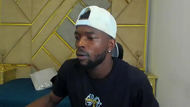 Snapshot of Dylan_Taylor chatting on 21, 10, 2025 Dylan Taylor online show from 21, 10, 2025