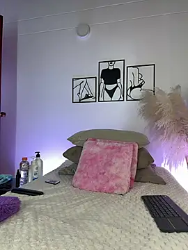 ellie mcdonald online show from 24, 2, 2026