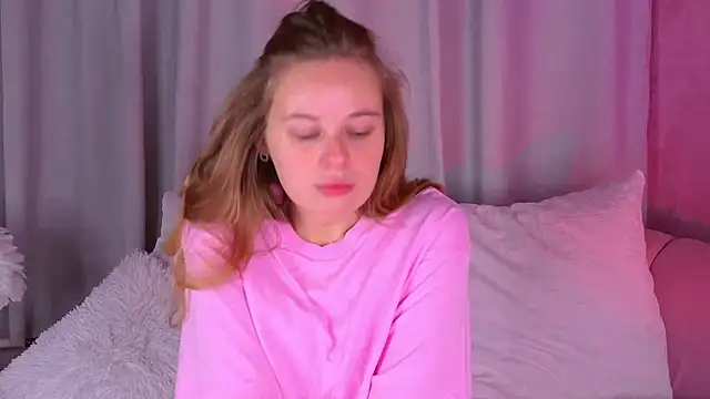 BeatriceEsmont online show from 8, 11, 2025