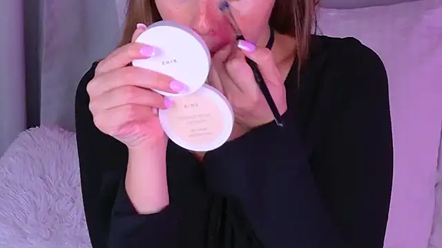 BeatriceEsmont online show from 16, 11, 2025