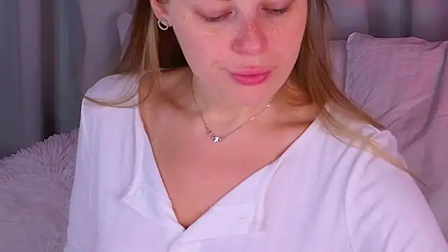 BeatriceEsmont online show from 3, 11, 2025