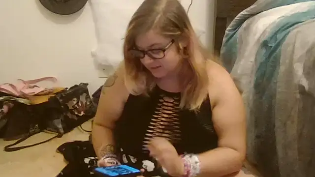 HoneyBear19 online show from 20, 10, 2025