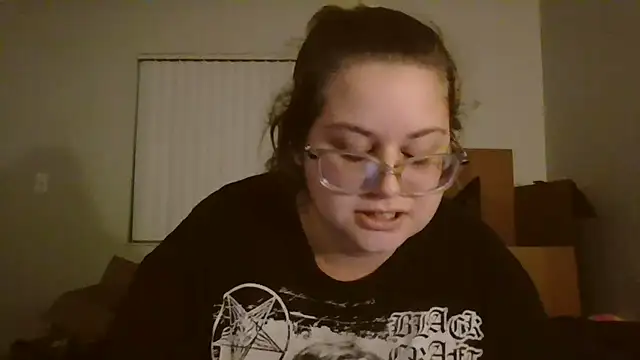 HoneyBear19 online show from 8, 12, 2024