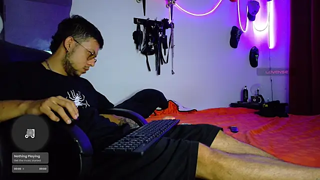 Nymphobuddies online show from 3, 3, 2025