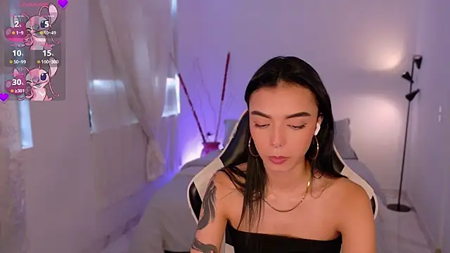 AnabelWolf online show from 2, 12, 2025