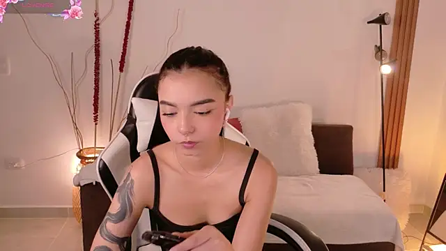 AnabelWolf online show from 28, 7, 2026