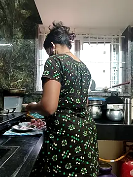 Tamil Shalini Lustyy online show from 19, 12, 2025