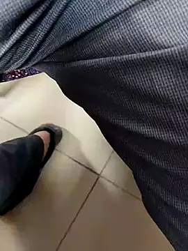 samee00721 online show from 6, 10, 2025