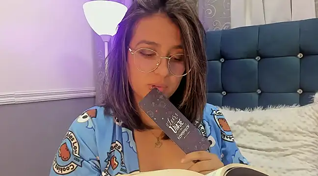 Pandoracherry online show from 15, 3, 2025