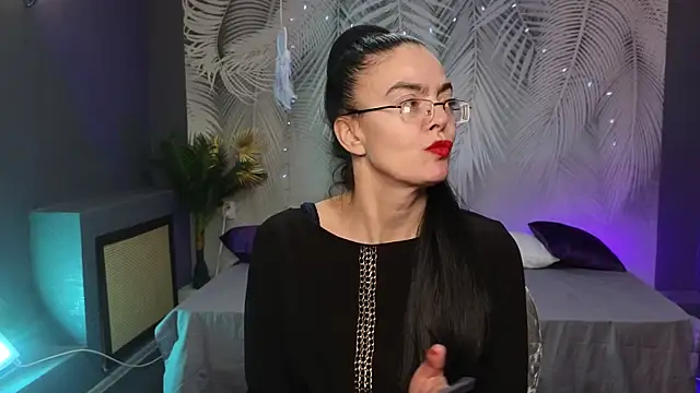 Rose Noir online show from 17, 12, 2024